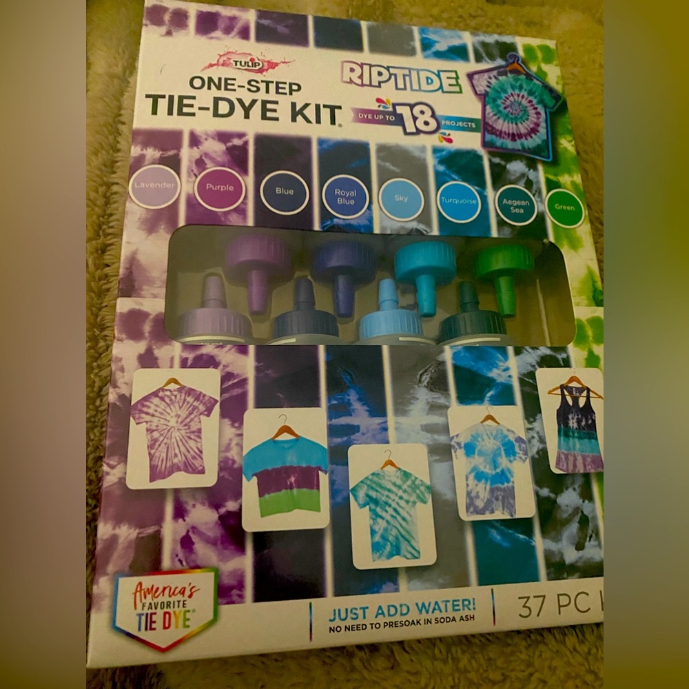 Tulip 8 color one step the die kit